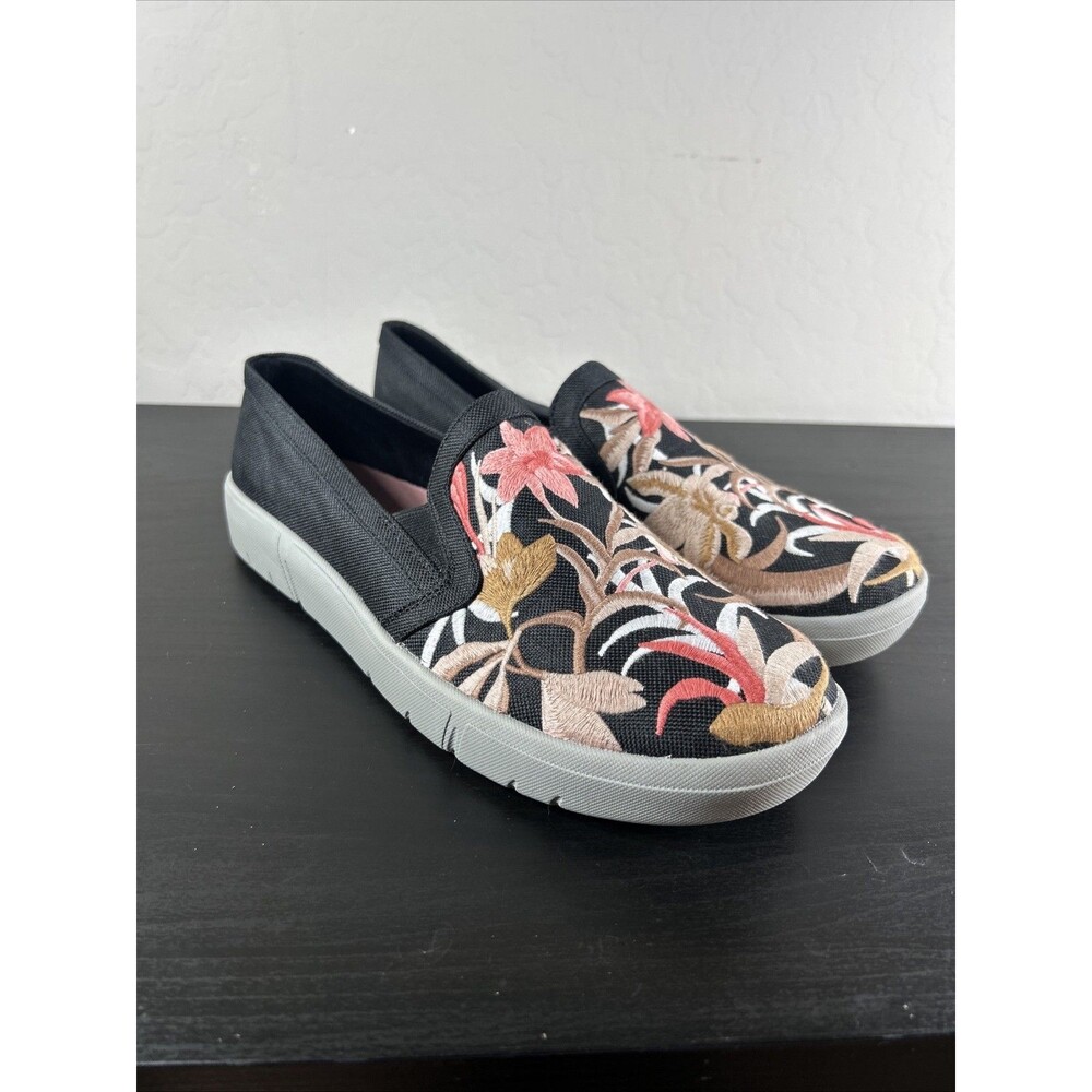 Baretraps Women' s Sneakers Size 8.5 Bonair Black Embroidered Floral Slip-On